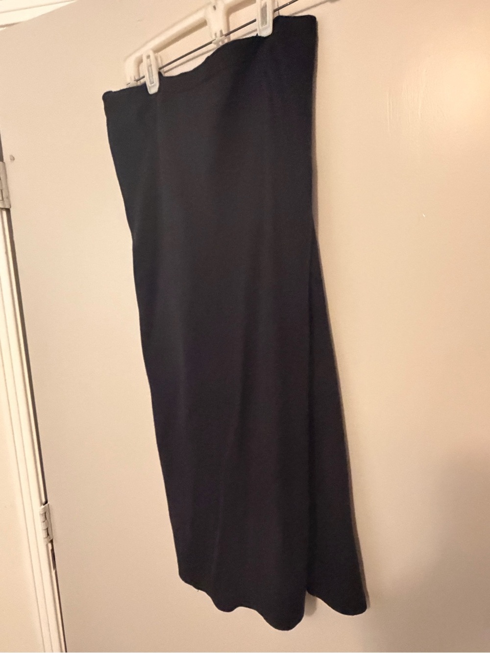 Bonnie Lee Elegant Black Knit Skirt – Sleek Everyday Style